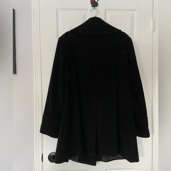Women’s Black Pea Coat (12) - Picture 2 of 2